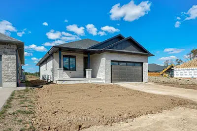 8 Orchard Drive, Stratford, On N5a 0l1