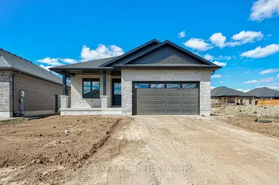 8 Orchard Drive, Stratford, On N5a 0l1