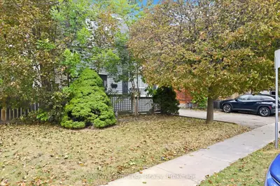 24 Brucedale Avenue W, Hamilton, On L9c 1c2