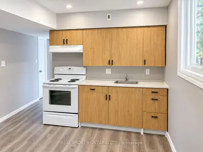 93 Brybeck Crescent 1, Kitchener, On N2m 2c5