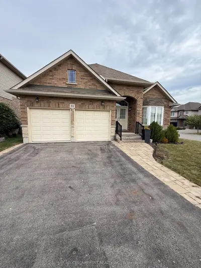 81 Bellagio Avenue, Hamilton, On L0r 1p0