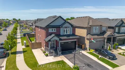 17 Narbonne Crescent, Hamilton, On L8j 0j7