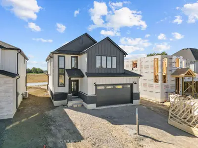 132 Addison Avenue, Lucan Biddulph, On N0m 2j0