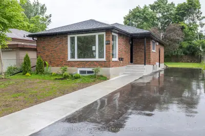 890 Weller Street Main, Peterborough, On K9j 4x8
