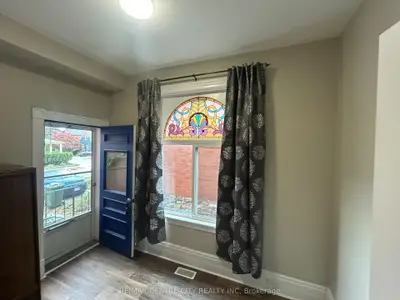 40 Queen Street, St. Thomas, On N5r 3j2