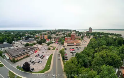 260 King Street W, Brockville, On K6v 3s1