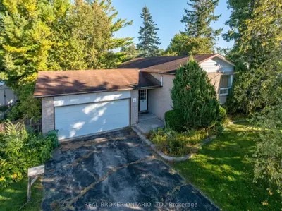 16 Gold Crescent, Russell, On K4r 1b4