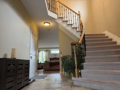 251 Tofino Private, Kanata, On K2m 0b1