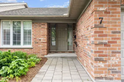 1755 Louise Boulevard 7, London North, On N6g 5g4