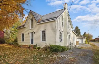 1743 County Road 12, Prince Edward County, On K0k 2t0