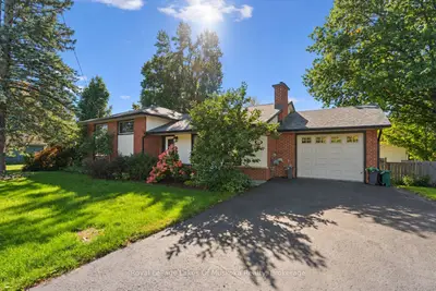135 Muskoka Beach Road, Gravenhurst, On P1p 1b6