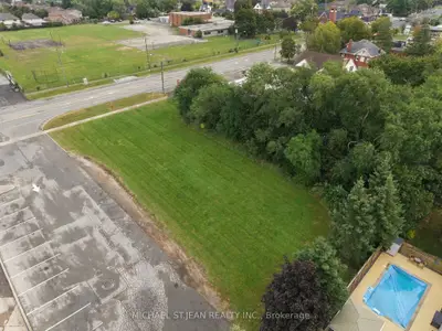 1242 Highway 8, Hamilton, On L8e 5k3