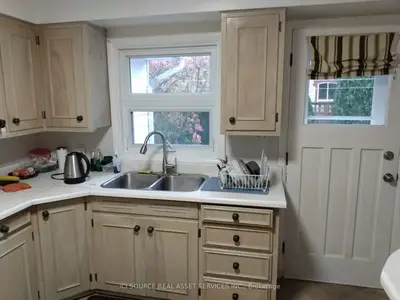 20 Johnson Street, Prince Edward County, On K0k 2t0