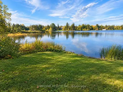 18 Ahmic Lake Road, Magnetawan, On P0a 1a0