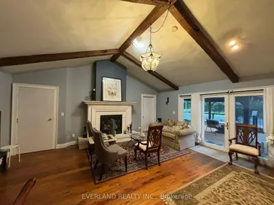 3369 St Paul Avenue Ensuite Room, Niagara Falls, On L2j 2m3