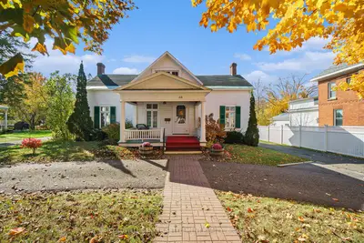 68 Wilson Street W, Perth, On K7h 2n6