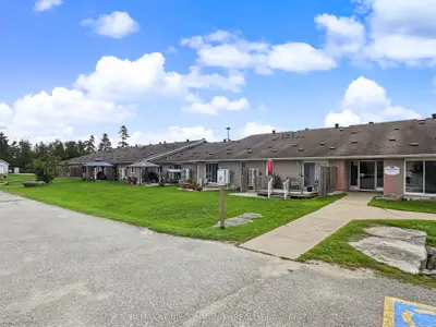 10 Riverside Drive 214, Kawartha Lakes, On K0m 1a0