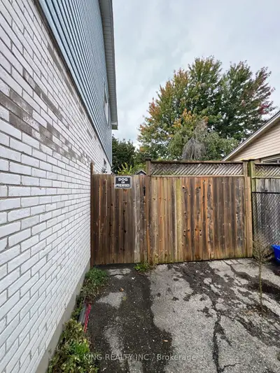 122 Toulon Crescent, London East, On N5v 1j5