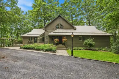 26 Benham Place Road, Prince Edward County, On K0k 2t0