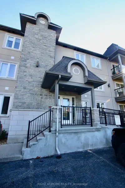 2 Warner Street 301, Russell, On K4r 0b4