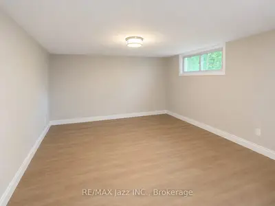 624 Stewart Street B, Peterborough, On K9h 4c3