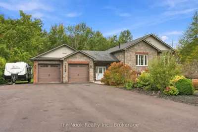 21611 Loyalist Parkway, Prince Edward County, On K0k 1l0