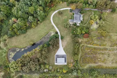 740 Fiddlers Green Road, Hamilton, On L9g 3l1