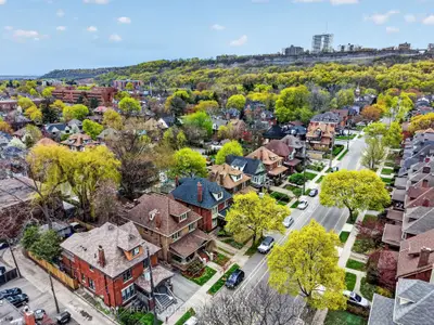 137 Sherman Avenue S, Hamilton, On L8m 2r1