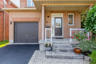 109 Peachwood Crescent, Hamilton, On L8e 5z7