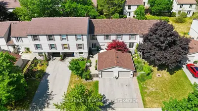 905 Dalhousie Drive, London South, On N6k 1m8