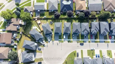 24 Welch Court, St. Thomas, On N5r 0m1