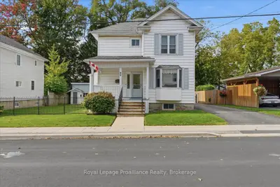 90 Chatham Street, Belleville, On K8n 3s6