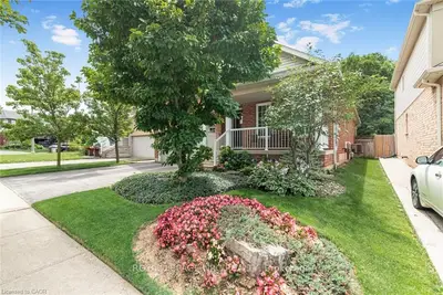 80 Vinifera Drive, Grimsby, On L3m 5s6