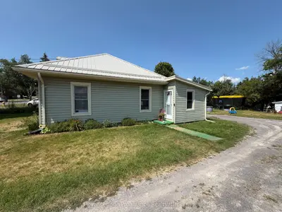 16 Huffman Road, Quinte West, On K0k 2c0