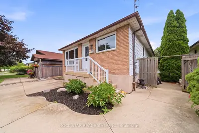 59 Aterno Drive Main, Hamilton, On L9c 5s4