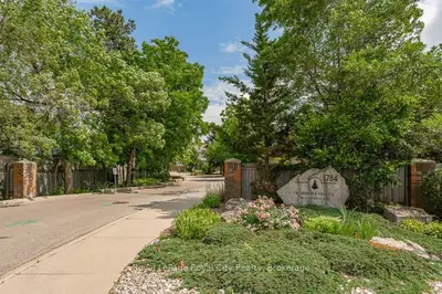 784 Gordon Street 16, Guelph, On N1g 5c8