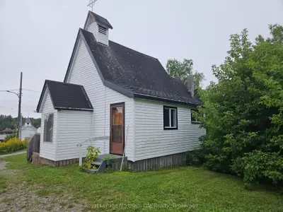 14 Parkwood Lane, Temagami, On P0j 1n0