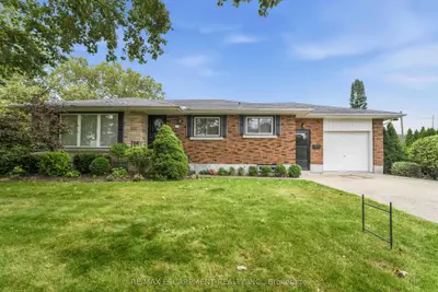 4 Regina Avenue, St. Catharines, On L2m 3g6
