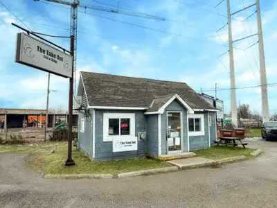 1635 Oxford Street E, London East, On N5v 2z5