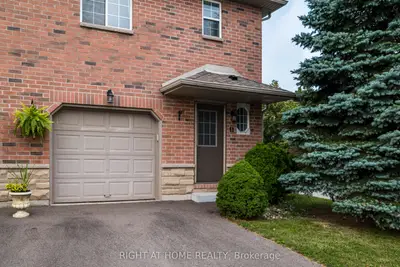 39 Pinewoods Drive 11, Hamilton, On L8j 3z3