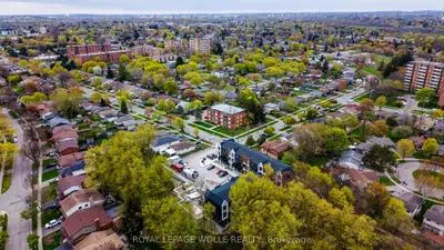 210 Heritage Drive Unit 18 (the Grove), Kitchener, On N2b 0b5
