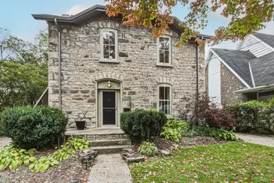 75 Pollock Avenue, Cambridge, On N1r 2b4