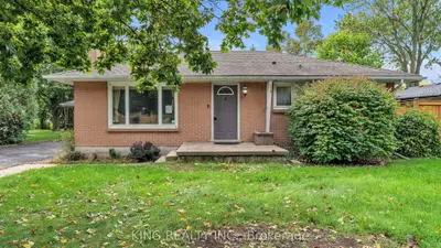 372 ADELAIDE Street, Strathroy-Caradoc, ON N7G 2W3