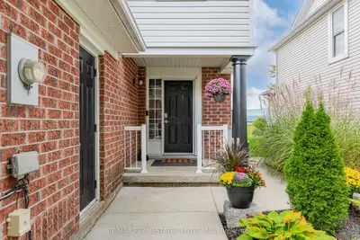 50 Calvin Court, Cambridge, On N3c 4j5