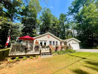 886 Muskoka 10 Road, Huntsville, On P0b 1l0