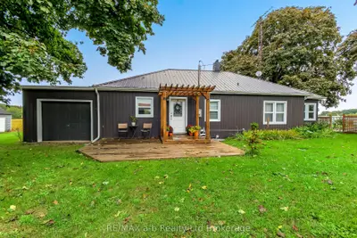2237 Pinegrove Road, Norfolk, On N4b 2e6