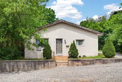 20 Parry Sound Road, Parry Sound, On P2a 2m4