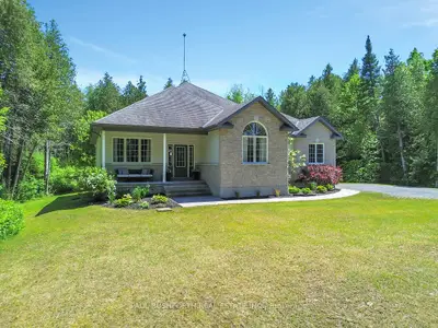 701 Deertail Lane, Carp - Huntley Ward, On K0a 1l0