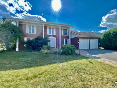 2 TUNBRIDGE Court, Country Place - Pineglen - Crestview and Area, ON K2E 7J8