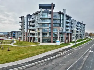 600 North Service Road 504, Hamilton, On L8e 5a7